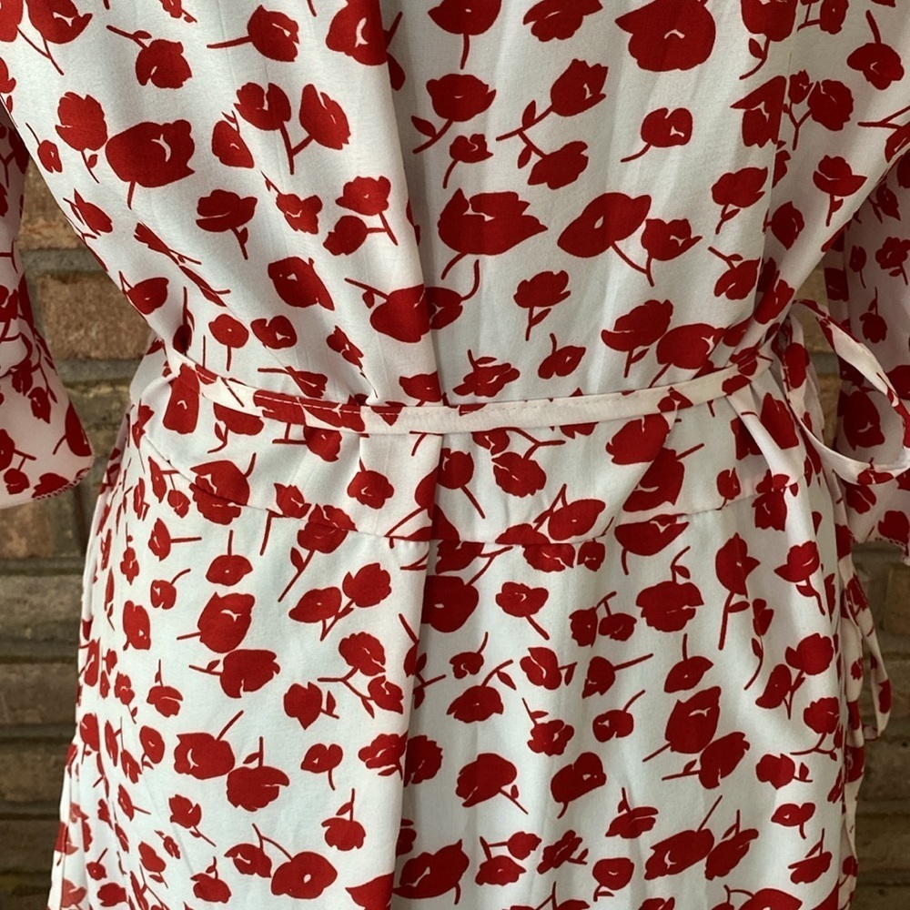 Floral Wrap Dress in Red and White Large NWT - Picture 9 of 14